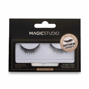 Set of false eyelashes...