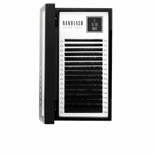 Set of false eyelashes...